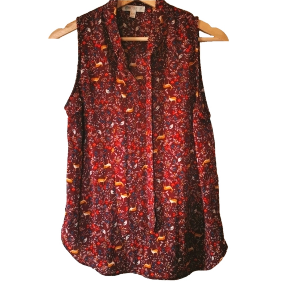 Women's love FIRE burgundy forest pattern sleeveless top. Size small. EUC